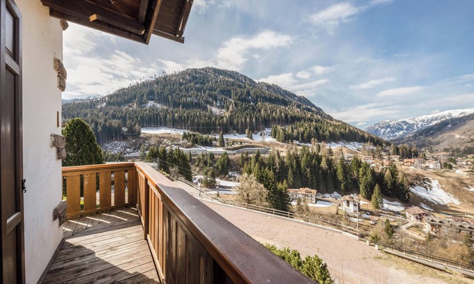 Moena Apartment | Serene Appartamento Primavera 1 with Mountain View & Garden