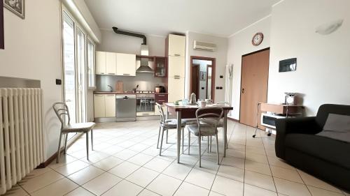 Rivazzurra Apartment | Beachfront Appartamento Rivazzurra 35 with Ocean Views
