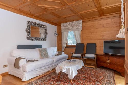 Pie Falcade Apartment | Family-Friendly Appartamento Sandra - Molino for Memorable Stays