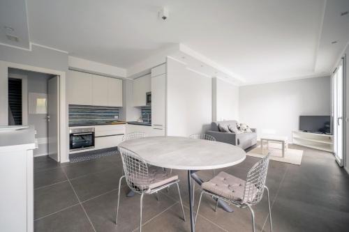 Riccione Apartment | Oceanfront Appartamento Scirocco - Rated 9.4 by Guests