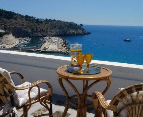 Castro Marina Apartment | Guest Rated 10/10: Appartamento Stefania with Hot Tub