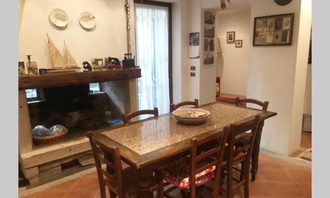 Santa Croce Apartment | Charming Appartamento Tipico with Private Courtyard