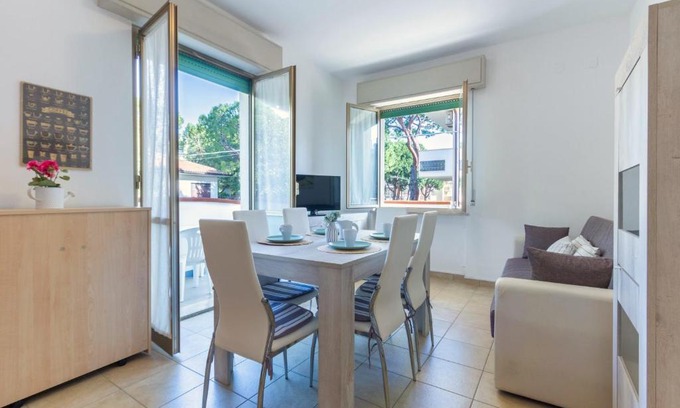 Tortoreto Lido Apartment | Cozy Appartamento Vespucci Trilo: Pet-Friendly Retreat