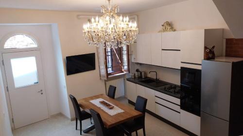 Padenghe sul Garda Apartment | Family-Friendly Retreat at Appartamento Via Antica