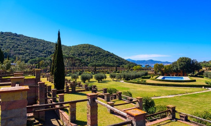 Bagnaia Apartment | Family-Friendly Retreat at Appartamento Via dei Lecci