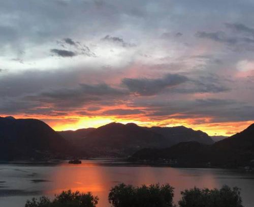 Sulzano Apartment | Scenic Apartment with Lake Views - Rated 9.3/10!