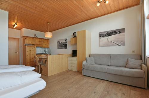 Castelrotto Apartment | Oceanfront Appartaments Alpi with Pet-Friendly Amenities