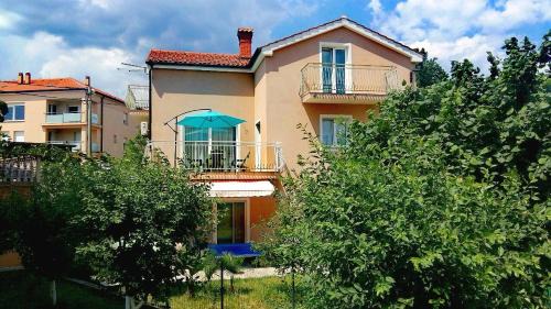 Bezjaki Apartment | Elevate Your Stay at Appartaments Lion with Ocean Views