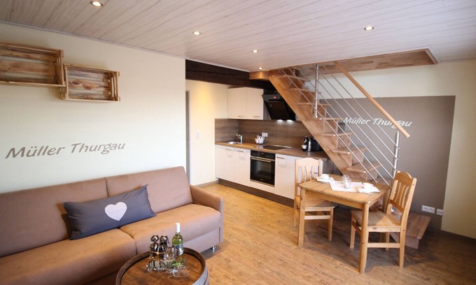 Immenstaad am Bodensee Apartment | Top-Rated Appartement Müller Thurgau with Kitchen & Breakfast