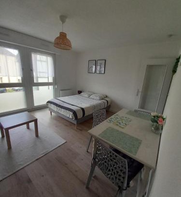 Saint-Jacques-de-la-Lande Apartment | Top-Rated Renovated Apartment with Family-Friendly Amenities