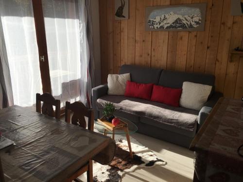 Montgellafrey Apartment | Cozy Oceanfront Apartment for 5 with Great Reviews