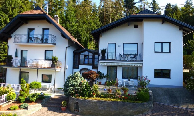 Poertschach am Woerthersee Apartment | Highly Rated Appartements Kronig for Your Next Getaway