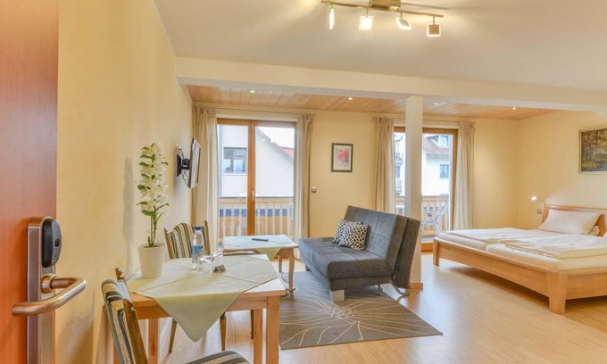 Murnau am Staffelsee Apartment | Family-Friendly Appartement at Haus am Gries with Breakfast