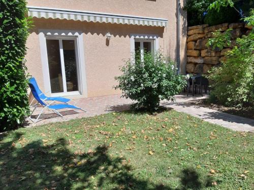 Charbonnieres-les-Bains Apartment | Peaceful Nature Retreat: Pet-Friendly Family Getaway