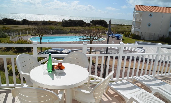 Chateau-d'Olonne Apartment | Experience Oceanfront Living at Residence de l’Estran
