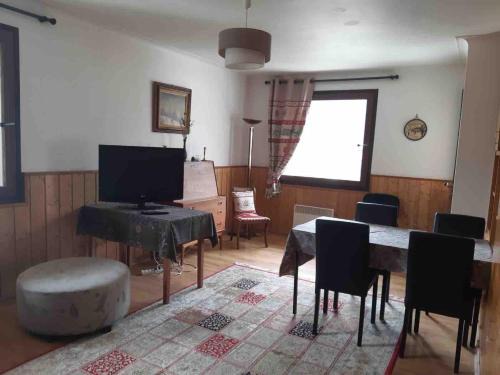 Saint-Etienne-de-Tinee Apartment | Cozy Appartement Chaleureux La Montagne for Family Getaways