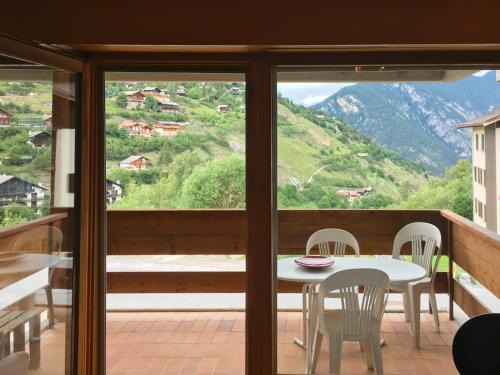 Vercorin Apartment | Convenient Appartement Near Vercorin Cable Car Access