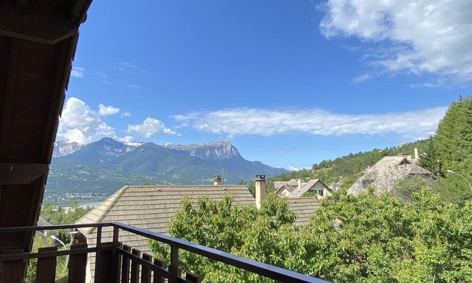 Embrun Apartment | Ideally Located Apartment Near the Scenic Lake