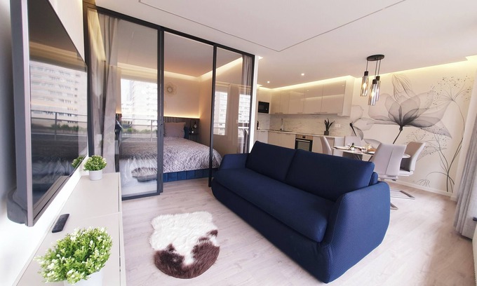 Puteaux Apartment | Elegant Apartment with Balcony in Paris La Défense