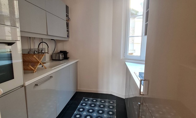 Quartier de Javel Apartment | Elegant and Tranquil Apartment in Lively Neighborhood