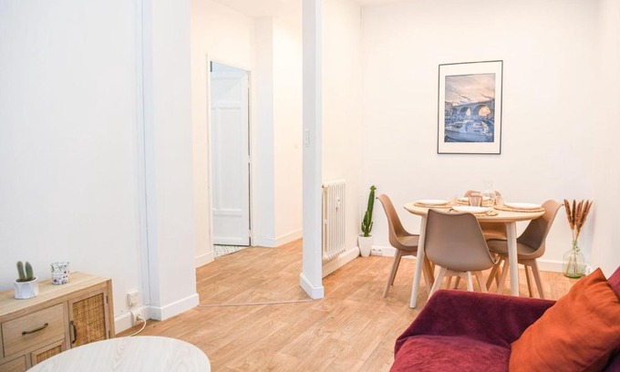 Le Pharo Apartment | Oceanfront Apartment Steps from Catalans Beach