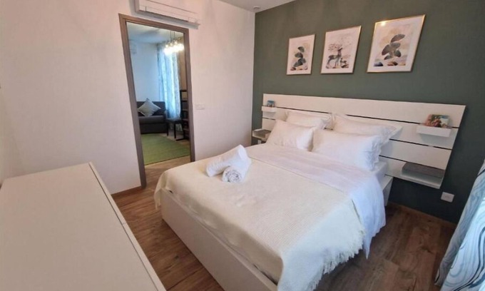 Port-Aviation Apartment | Pet-Friendly Appartement 1 with Kitchen & Family Amenities