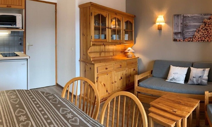 Vaujany Apartment | Family-Friendly Appartement 12 Cochette II with Breakfast