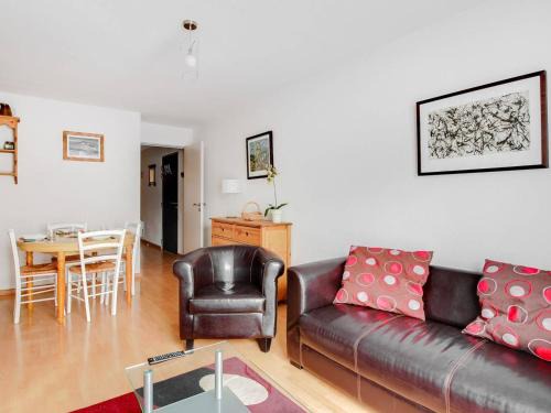 Cauterets Apartment | Family-Friendly 2-Bedroom Apartment Near Cauterets Gondola