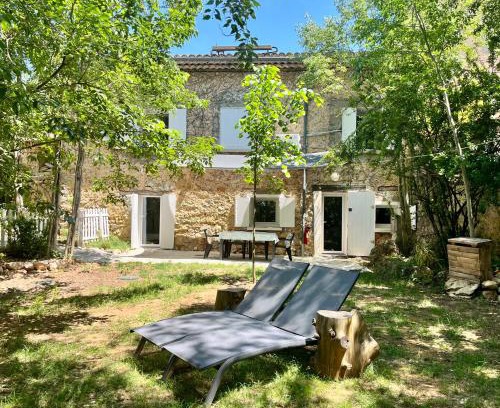 Le Thoronet Apartment | Ideal 2-Bedroom Apartment with Garden for Families and Pets