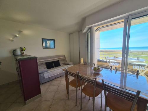 Saint-Jean-de-Monts Apartment | Sea View Apartment with Pool Steps from the Beach