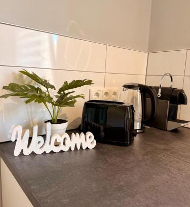Thiede Apartment | Appartement 2 - Gemütliche Wohnung mit Küchenzeile, Bad und großer Terrasse