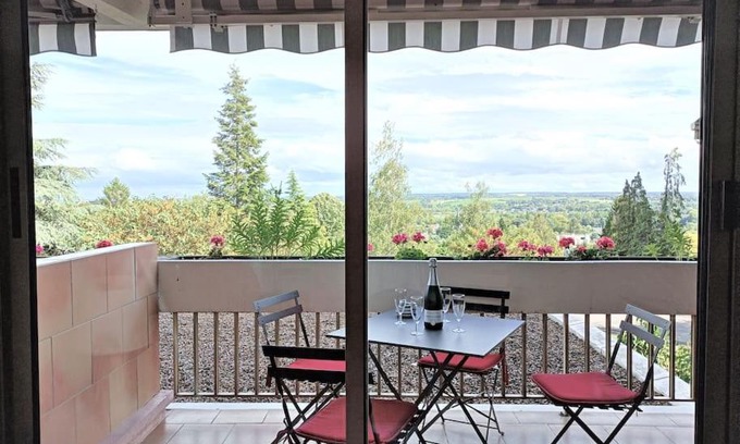 Montrichard Val de Cher Apartment | Comfortable 2-Bedroom Apartment Near Beauval & Chenonceau