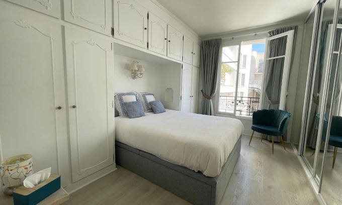 Quartier de Javel Apartment | Elegant 4-Star Apartment Near Porte de Versailles