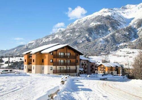 Termignon Apartment | Confort Appartment: Family-Friendly Retreat with Top Reviews