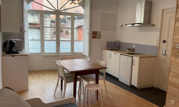 Janze Apartment | Cozy 2-Room Apartment - Rated 8.8 for Family Comfort