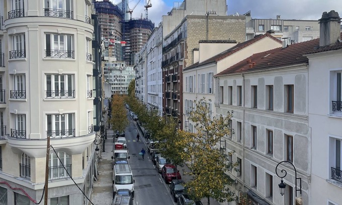 Puteaux Apartment | Cozy 2-Bedroom Apartment Near Metro for Family Stay