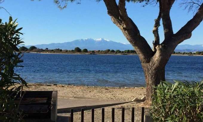 Leucate Apartment | Cozy 2-Bedroom Apartment with Terrace by Lake Marin