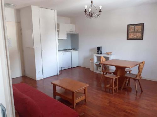 Vignec Apartment | Inviting Apartment with Pool Near Saint-Lary-Soulan