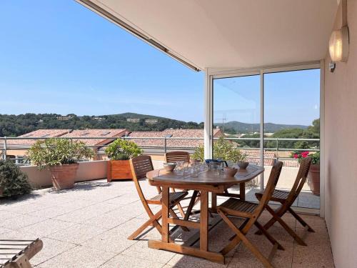 Le Lavandou Apartment | Cozy 2-Room Apartment at Le Lavandou with Pool Access