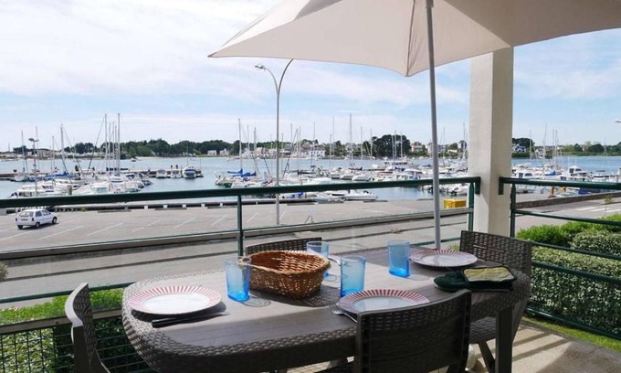 Etel Apartment | Relaxing 2P Apartment with Pool, Tennis & Port Views