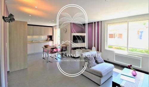 Le Pradet Apartment | Cozy 3-Star Apartment Steps from the Ocean with Free WiFi