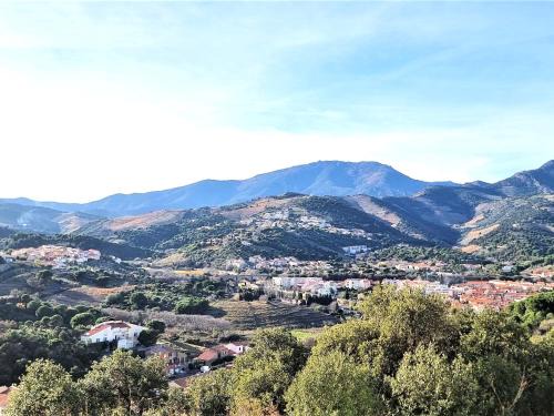Banyuls-sur-Mer Apartment | Modern T3 Apartment with Terrace and WiFi in Banyuls-sur-Mer