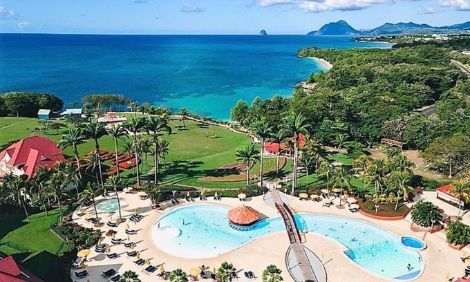 Tartane Apartment | Seaside 3-Bedroom Apartment with Pool and Family Amenities