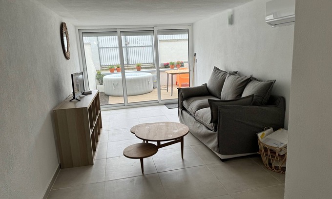 French Atlantic Coast Apartment | Oceanfront 3-Room Apartment in Hourtin Plage for Families