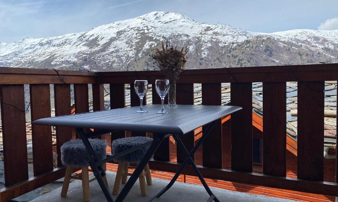 Valmeinier Apartment | Cozy 4-Star Apartment in Valmeinier with Indoor Pool