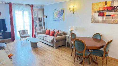 Alouettes Apartment | Family-Friendly Apartment Near Olympic Sites and Disneyland