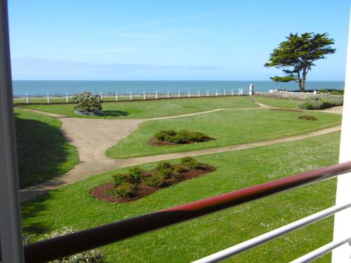 Saint-Jacques Apartment | Ocean View Apartment for 6 - Family-Friendly Retreat
