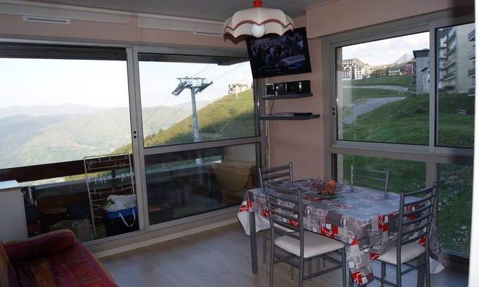 Saint-Lary-Soulan Apartment | Perfect Getaway: 5-Person Apartment at the Slopes