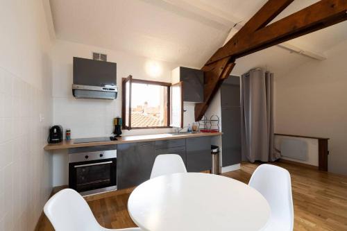 Saint-Etienne Apartment | Convenient Appartement 7 in Carmes, Toulouse - Family Friendly
