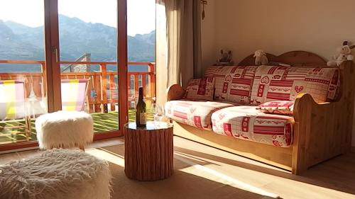 La Joue du Loup Apartment | Convenient 8-Person Apartment Just Minutes from the Slopes